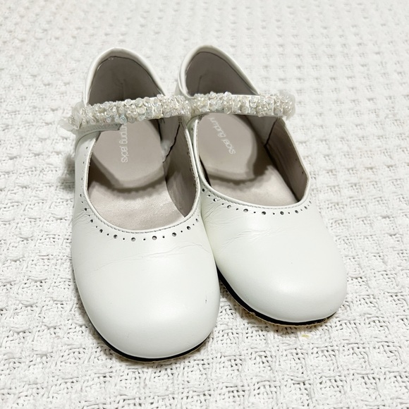 White Dress Shoes 11.5 Girls - Picture 5 of 7